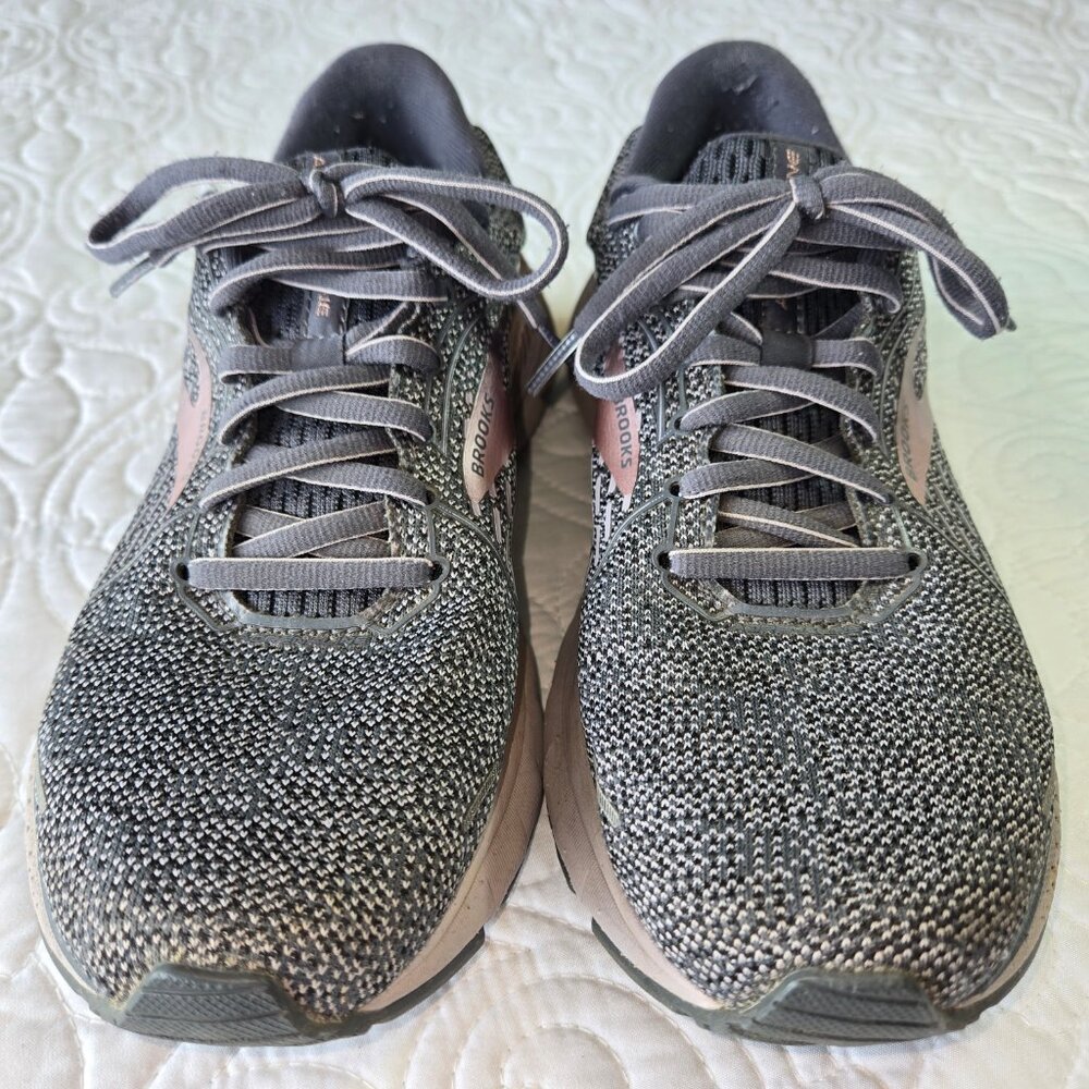 BROOKS ADRENALINE Ombre Grey and Lavender Running Shoe in a Women's size 8 Med - Picture 4 of 10